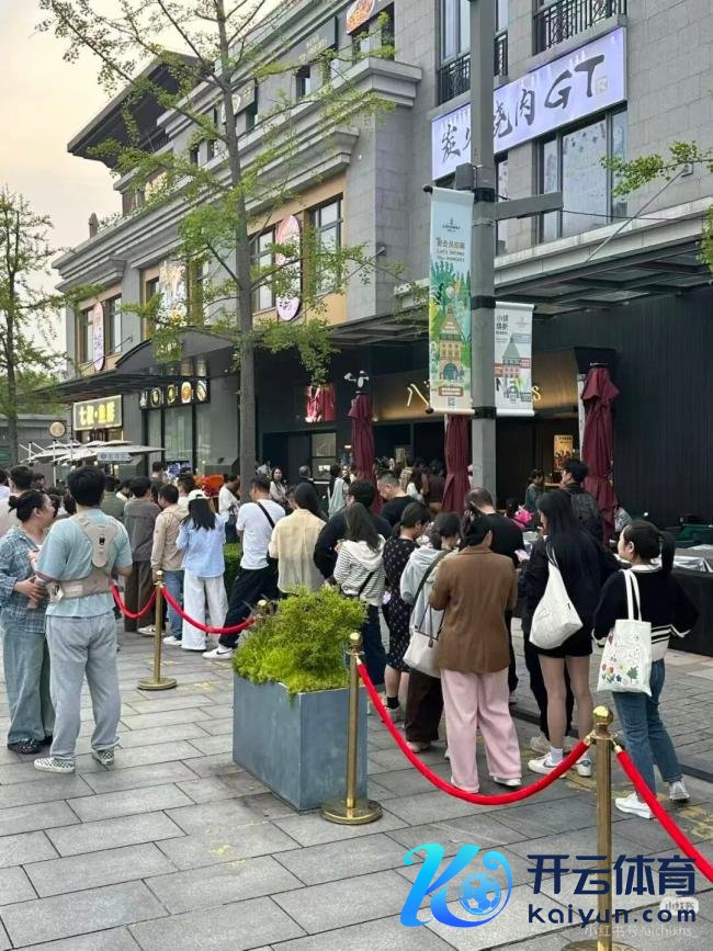 著作在店门口立牌说念歉